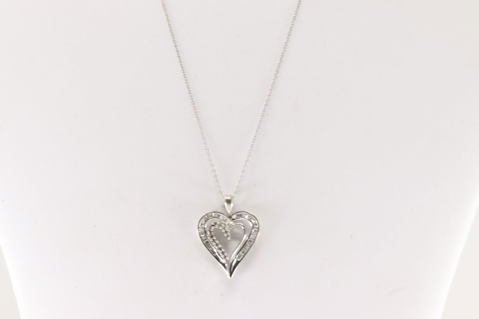Diamond Heart Pendant / Necklace 10Kt. (1 of 3)