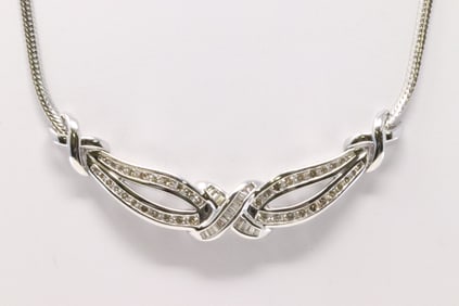 18Kt White Gold Diamond Necklace.