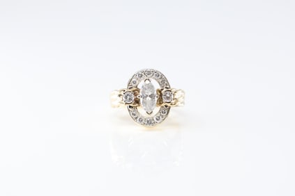 Elegant Marquise Diamond Ring 14Kt.