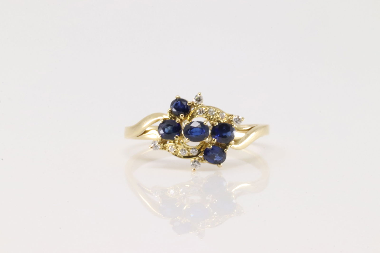 Sapphire & Diamond Ring 14Kt. (1 of 4)