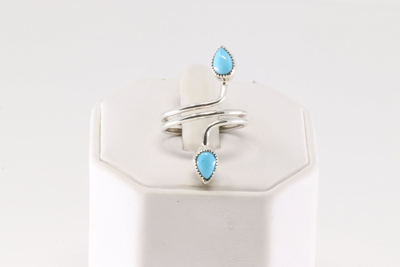 Native America Navajo Sterling Silver Turquoise Ring By Myra Benally.: This is a Native America Navajo Sterling Silver Turquoise Ring By Myra Benally. Ring size: 8.50.
