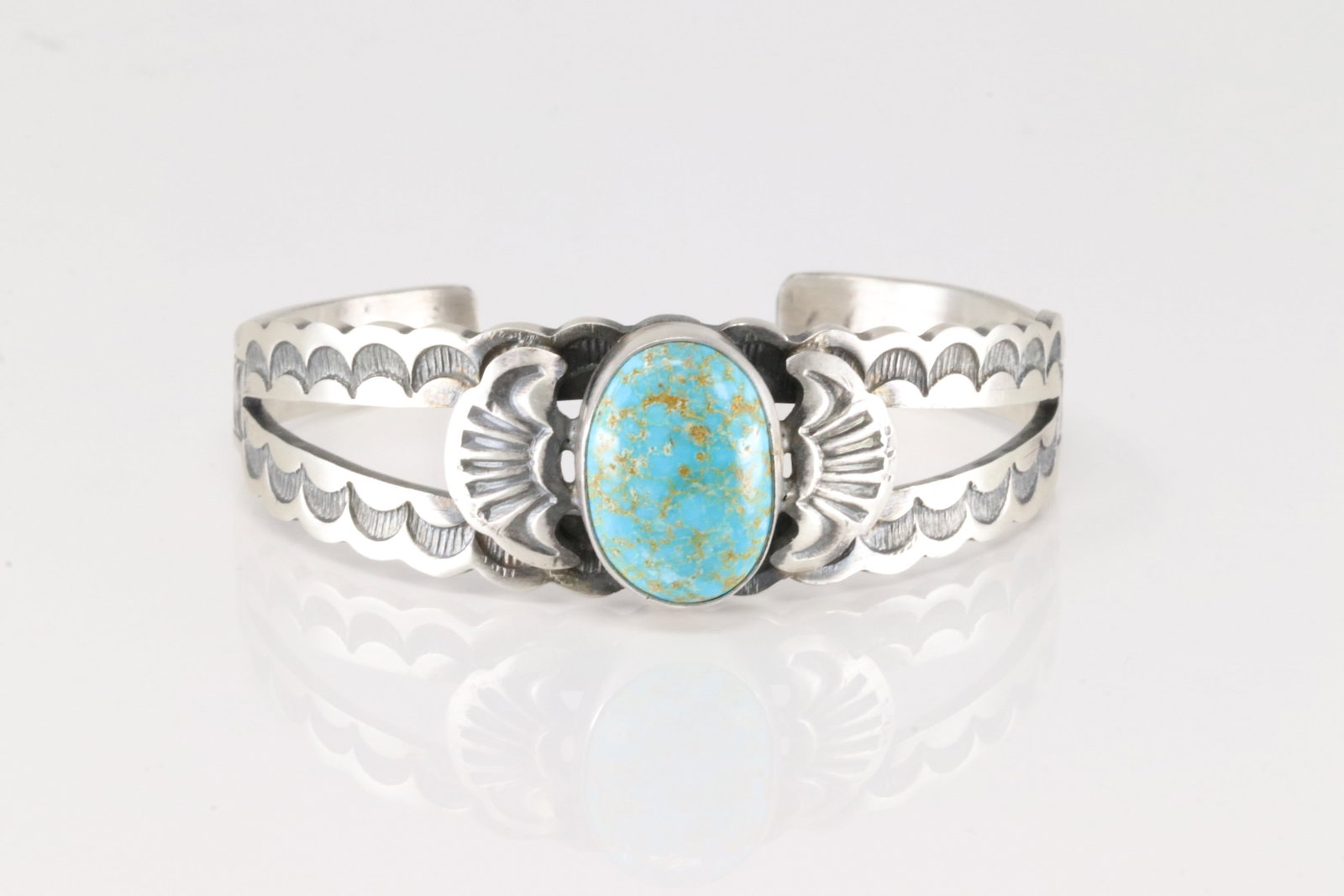 Native America Navajo Sterling Silver Kingman Turquoise Bracelet Cuff By Johnson.: This is a Native America Navajo Sterling Silver Kingman Turquoise Bracelet Cuff By Johnson.