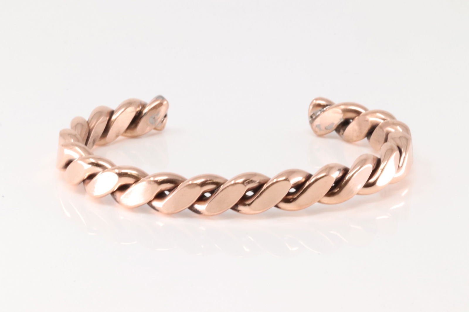 Native America Navajo Copper Bracelet Cuff By Elaine Tahe.: This is a Native America Navajo Copper Bracelet Cuff By Elaine Tahe.