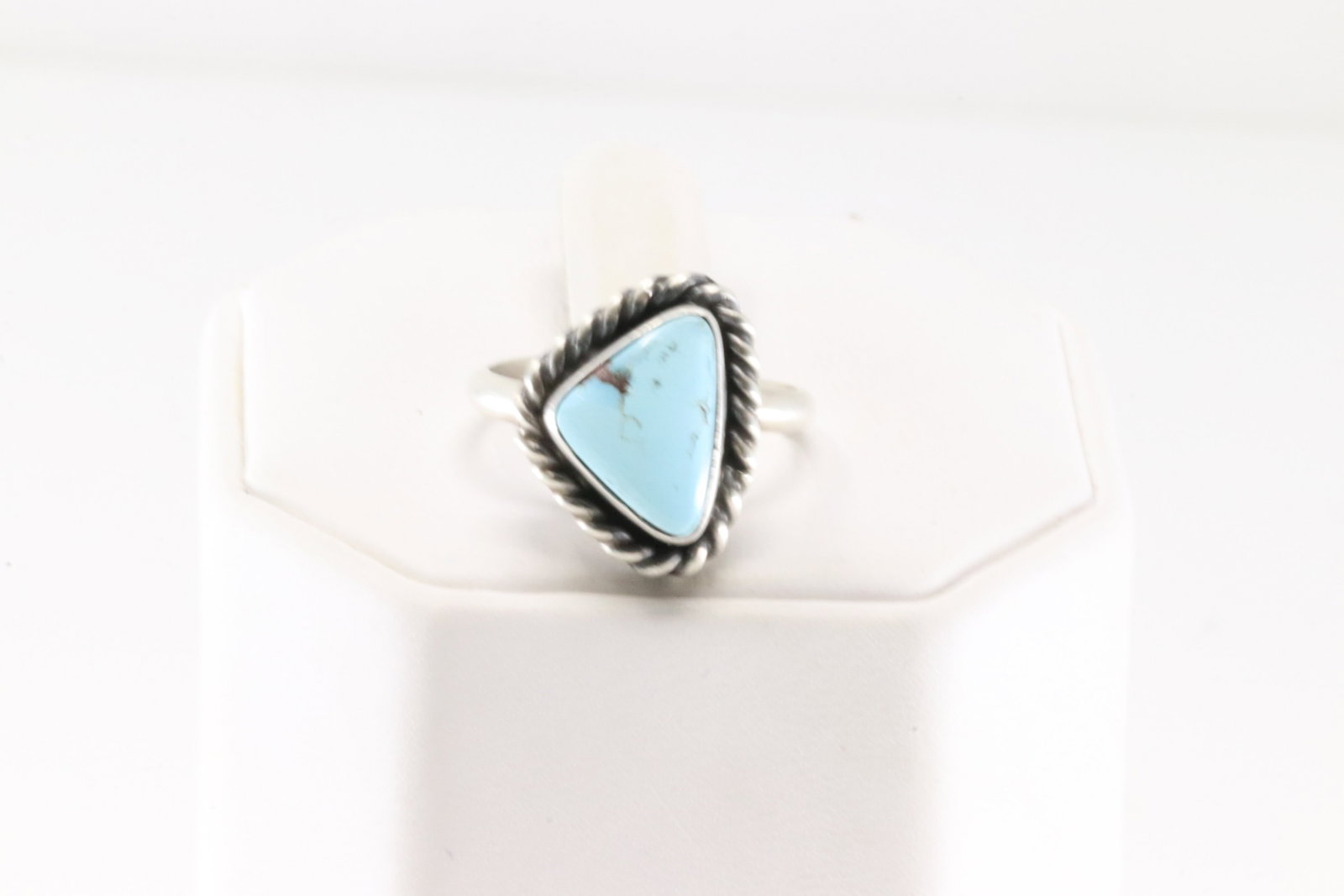 Native America Navajo Sterling Silver Golden Hill Turquoise Ring By Dixon.: This is a Native America Navajo Sterling Silver Golden Hill Turquoise Ring By Dixon. Ring size: 8.00.