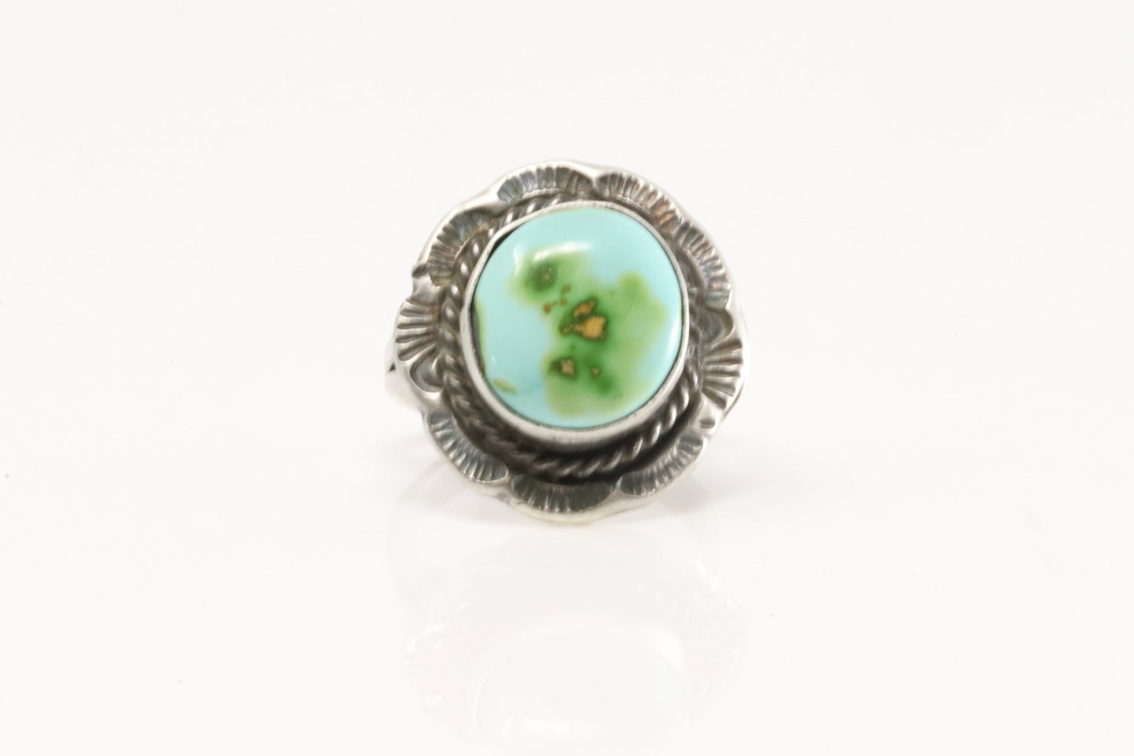 Native America Navajo Sterling Silver Sonora Gold Turquoise Ring By F.: This is a Native America Navajo Sterling Silver Sonora Gold Turquoise Ring By F. Ring size: 7.00.
