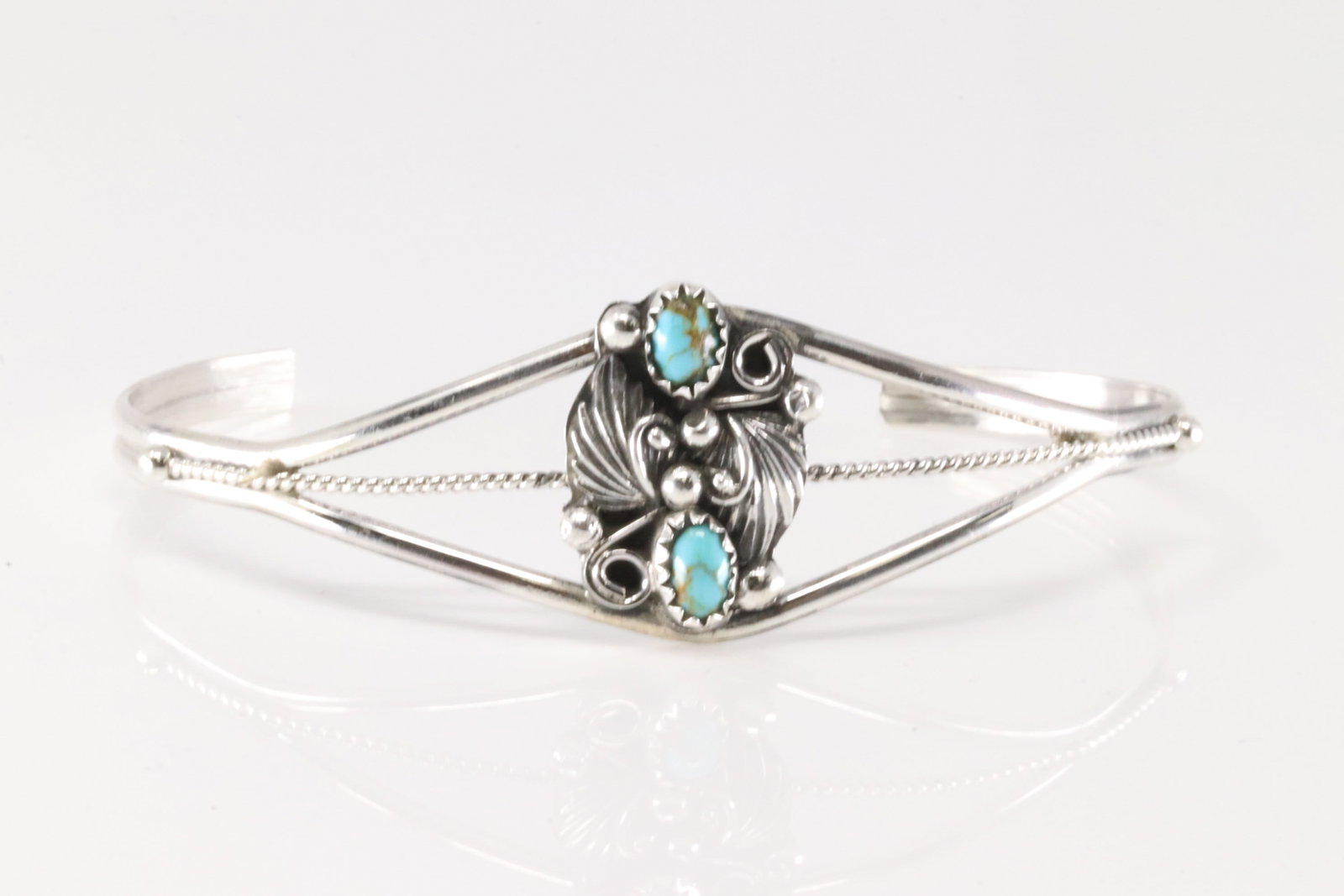 Native America Navajo Sterling Silver Turquoise Bracelet Cuff By Harris Largo.: This is a Native America Navajo Sterling Silver Turquoise Bracelet Cuff By Harris Largo.