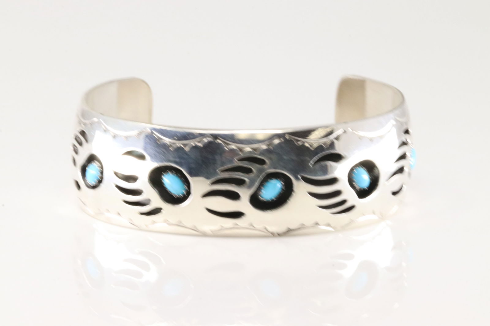 Native America Navajo Sterling Silver Bear Paw Turquoise Bracelet Cuff By Pearlene Spencer. (1 of 4)