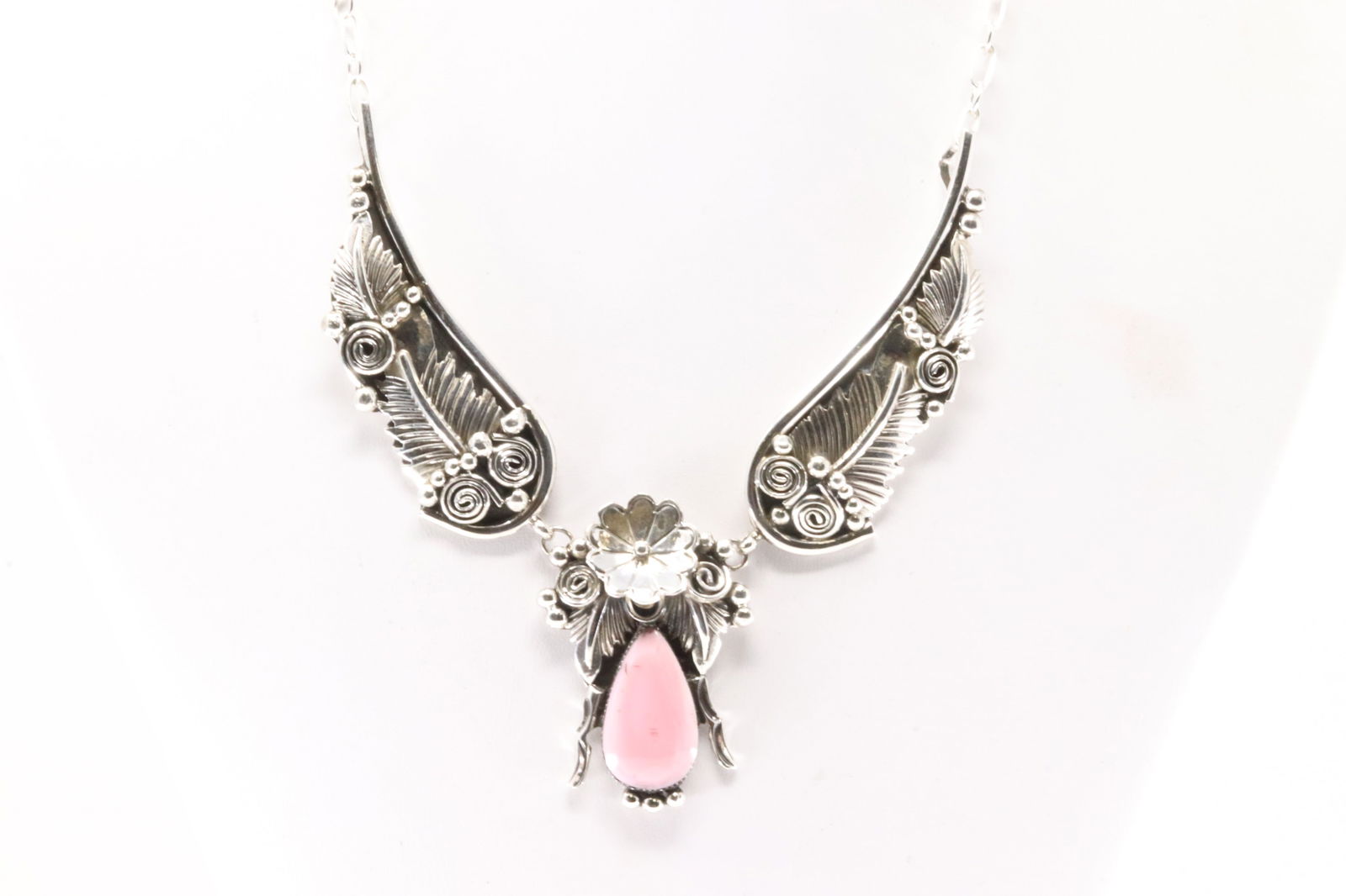 Native America Navajo Sterling Silver Floral Pink Conch Shell Necklace By Loretta Delgarito. (1 of 4)