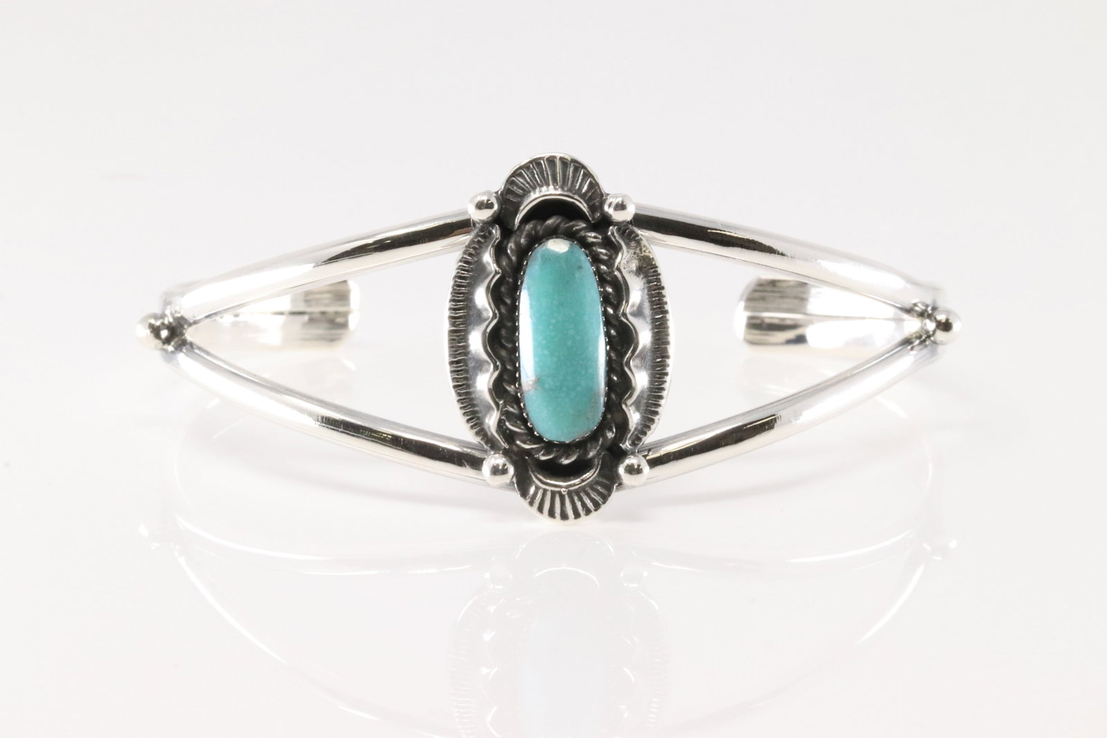 Native America Navajo Sterling Silver Turquoise Bracelet Cuff By Sadie Jim.: This is a Native America Navajo Sterling Silver Turquoise Bracelet Cuff By Sadie Jim.