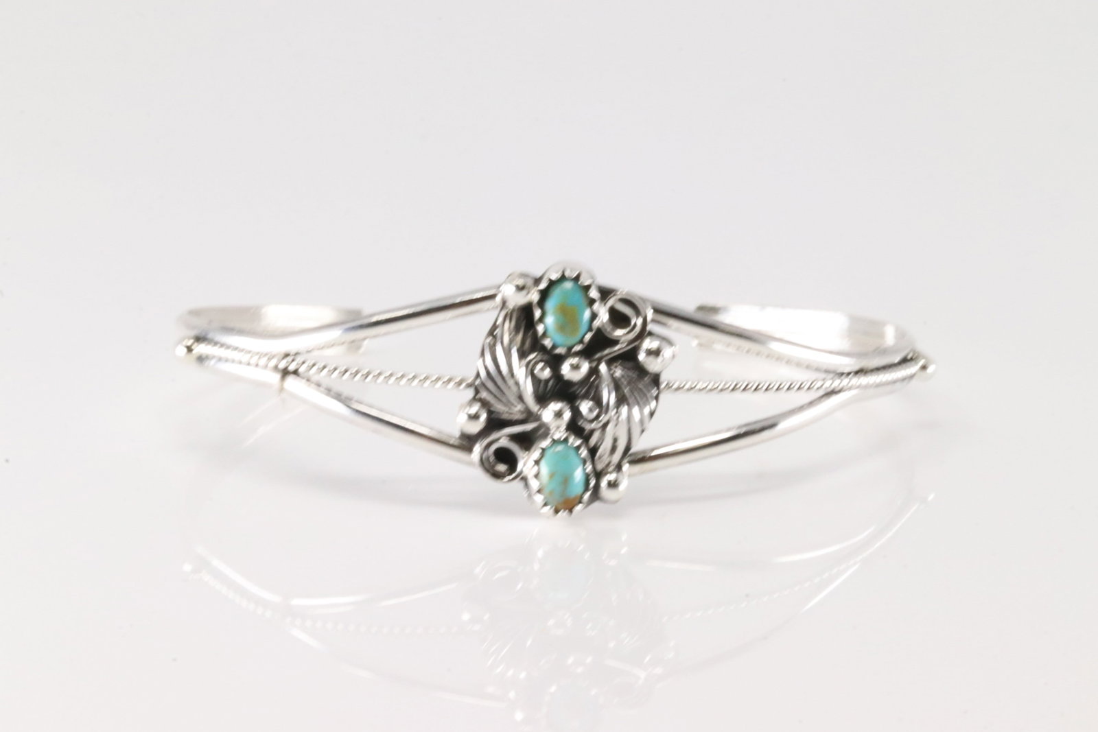 Native America Navajo Sterling Silver Turquoise Bracelet Cuff By Harris Largo.: This is a Native America Navajo Sterling Silver Turquoise Bracelet Cuff By Harris Largo.