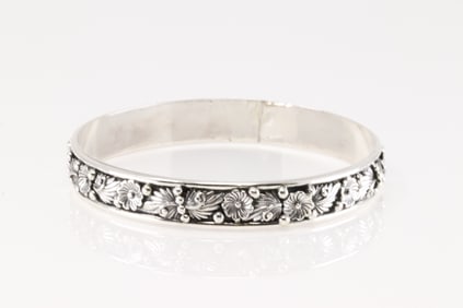 Native America Navajo Sterling Silver Bangel Floral Bracelet By Sadie Jim.