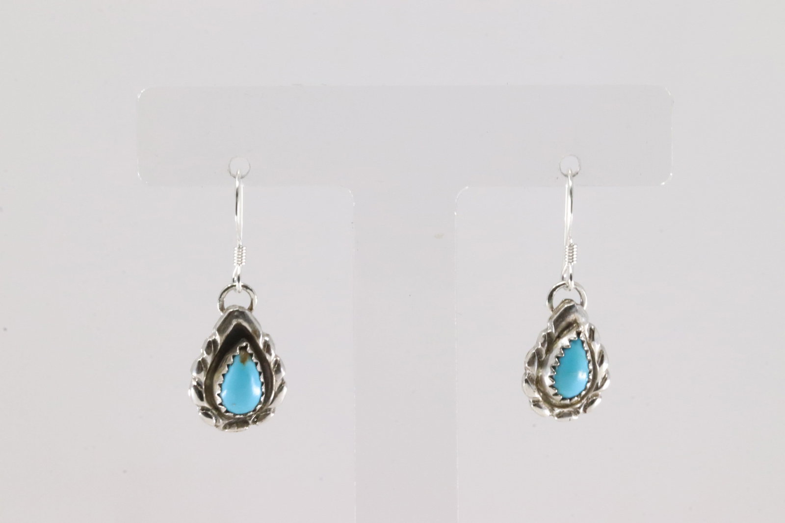 Native America Navajo Sterling Silver Turquoise Dangling Earring's By Theresa Smith.: This is a Native America Navajo Sterling Silver Turquoise Dangling Earring's By Theresa Smith.