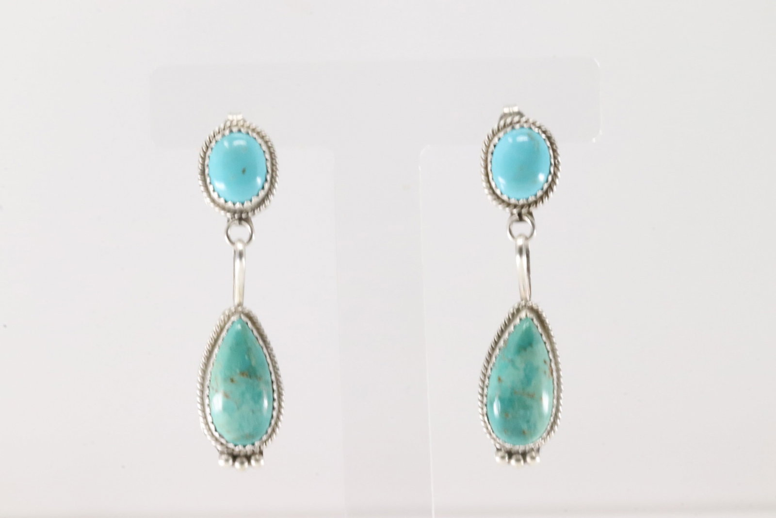 Native America Navajo Sterling Silver Kingman Turquoise Post / Dangling By Theresa Smith.: This is a Native America Navajo Sterling Silver Kingman Turquoise Post / Dangling By Theresa Smith.