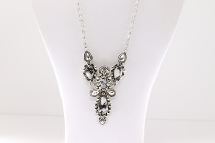 Native America Navajo Sterling Silver White Buffalo Necklace By Mike Yazzie.