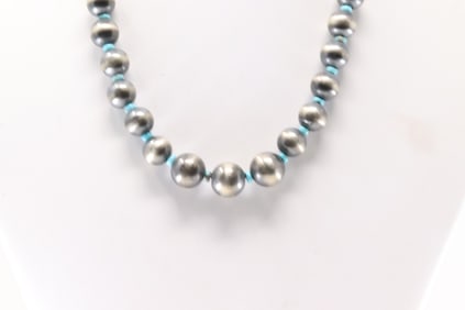 Native America Navajo Sterling Silver Pearl Beaded And Turquoise Necklace.