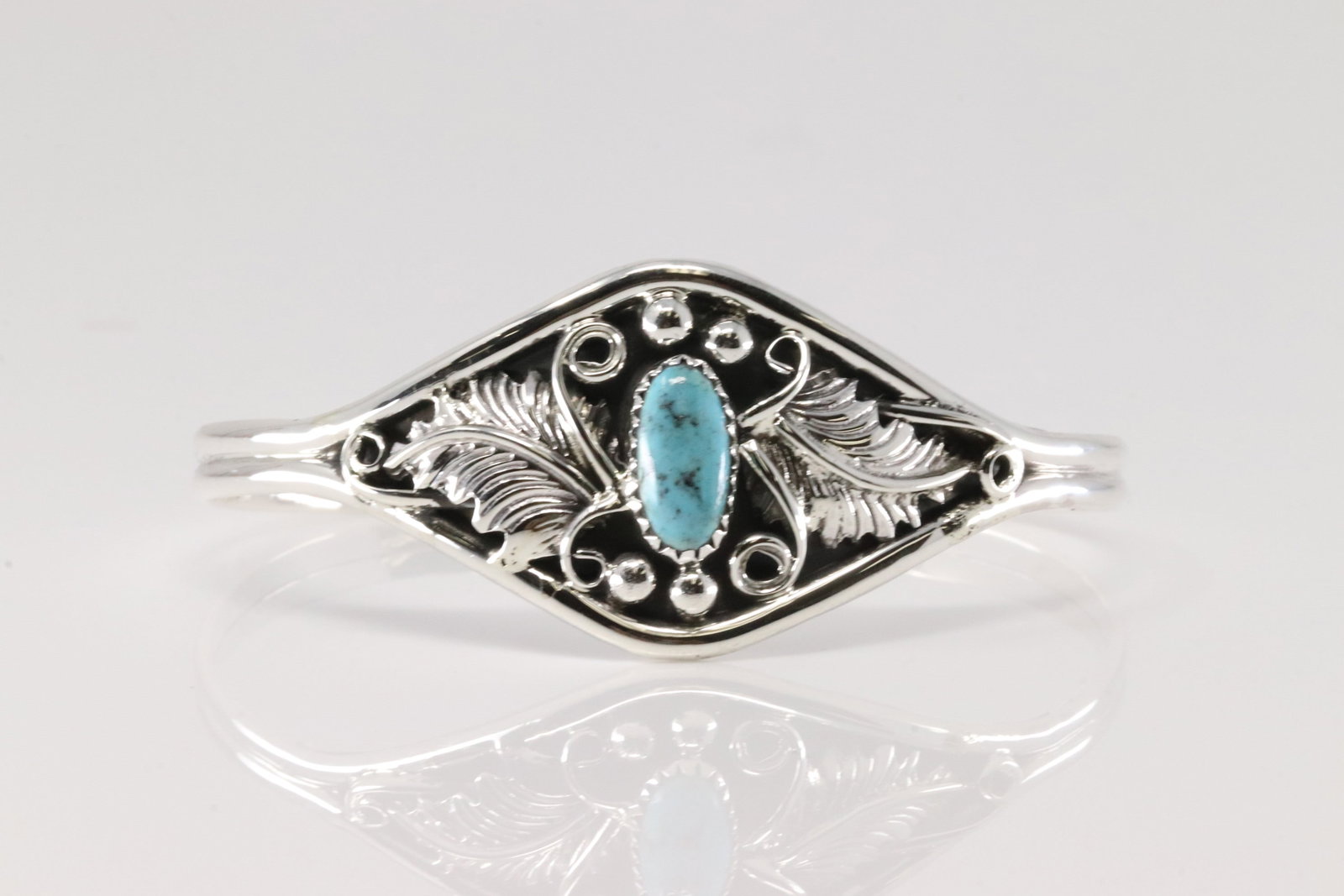 Native America Navajo Sterling Silver Turquoise Bracelet Cuff By Harry B. Yazzie.: This is a Native America Navajo Sterling Silver Turquoise Bracelet Cuff By Harry B. Yazzie.