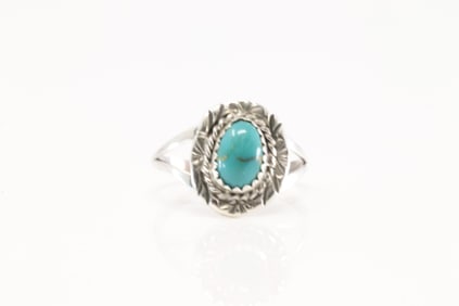 Native America Navajo Sterling Silver Turquoise Ring.