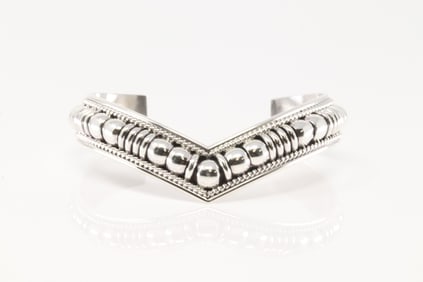 Native America Navajo Sterling Silver Solid Bracelet Cuff By Thomas Charley.