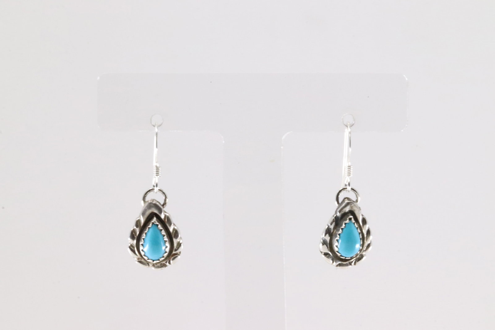 Native America Navajo Sterling Silver Turquoise Dangling Earring's By Theresa Smith.: This is a Native America Navajo Sterling Silver Turquoise Dangling Earring's By Theresa Smith.
