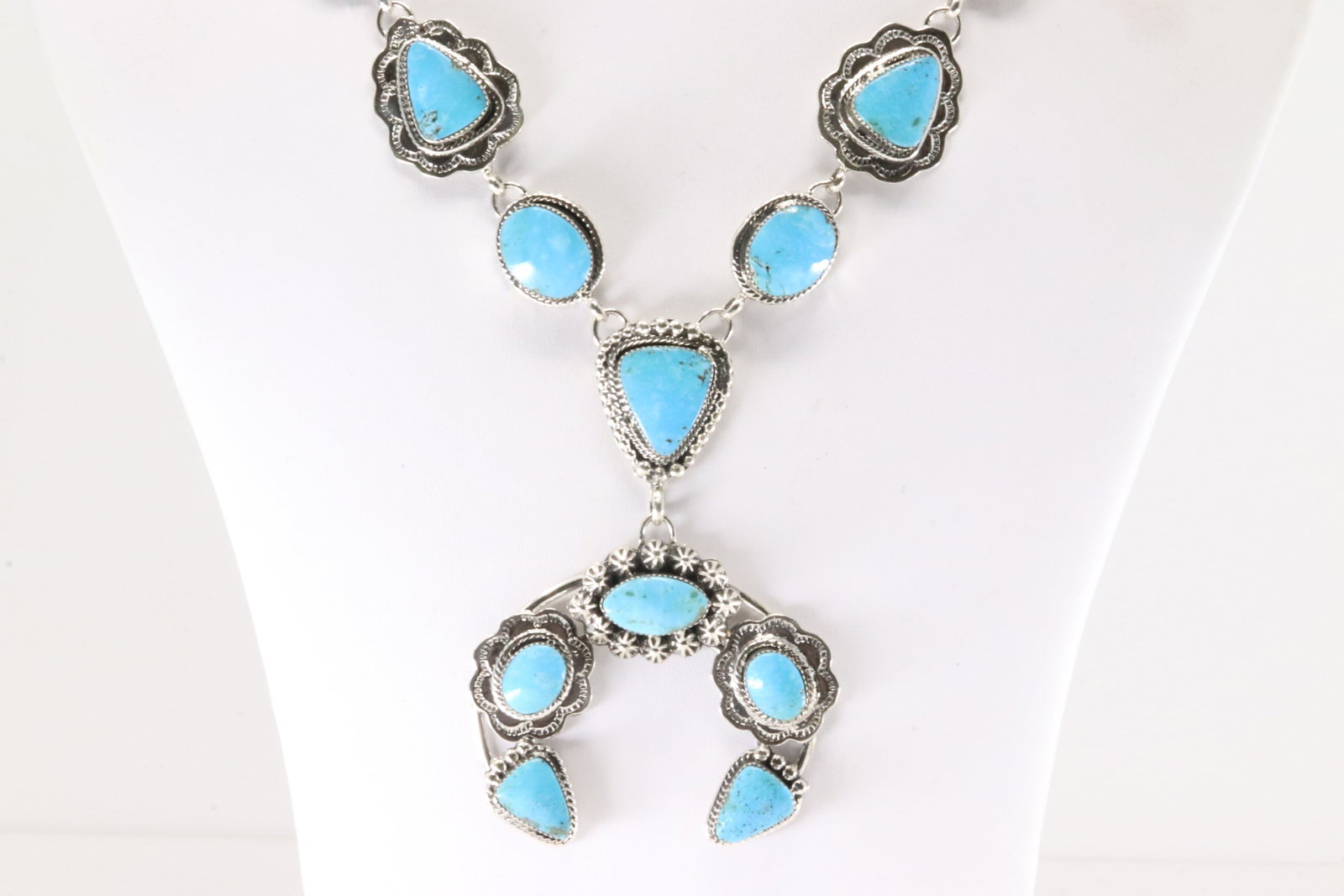 Native America Navajo Sterling Silver Turquoise Naja Necklace By Marie James.: This is a Native America Navajo Sterling Silver Turquoise Naja Necklace By Marie James. Necklace length: 30.00"