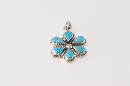 Native America Zuni Sterling Silver Turquoise Flower Pendant By Gian Docedo.