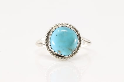 Native America Navajo Sterling Silver Turquoise Ring.
