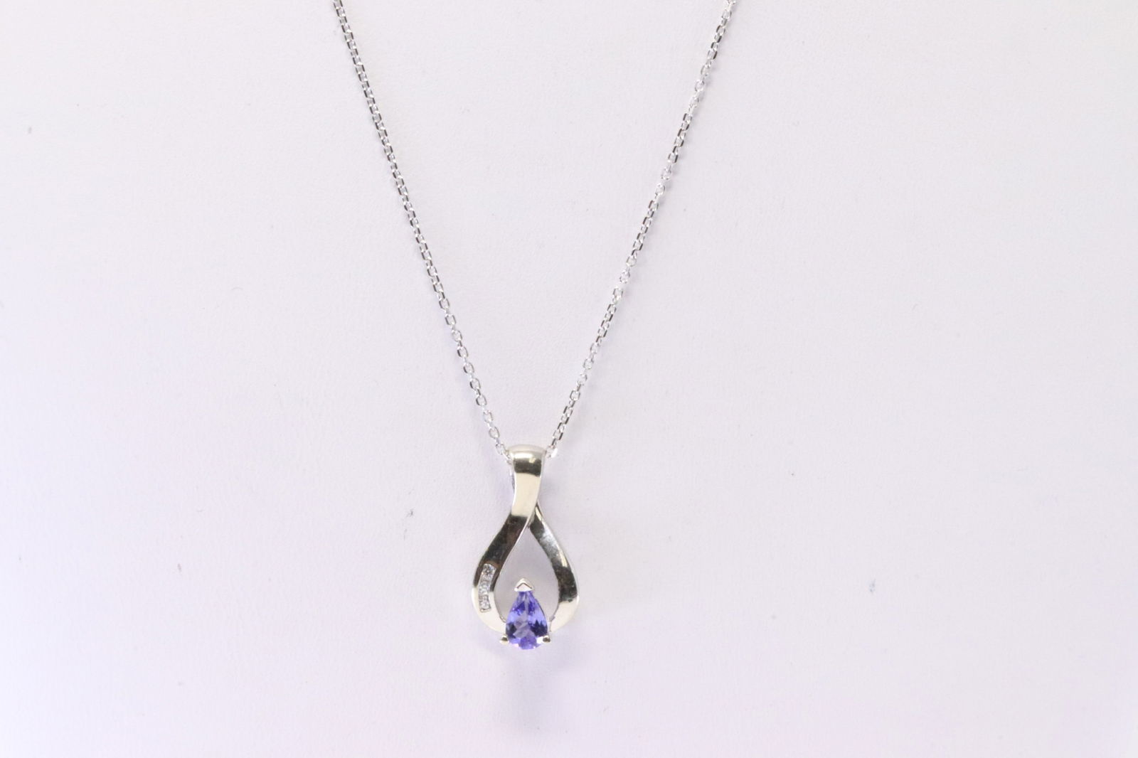 Tanzanite & Diamond Pendant 10Kt.