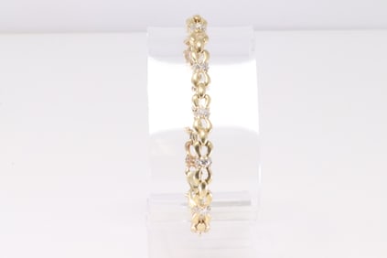 14Kt Yellow Gold Diamond Bracelet.