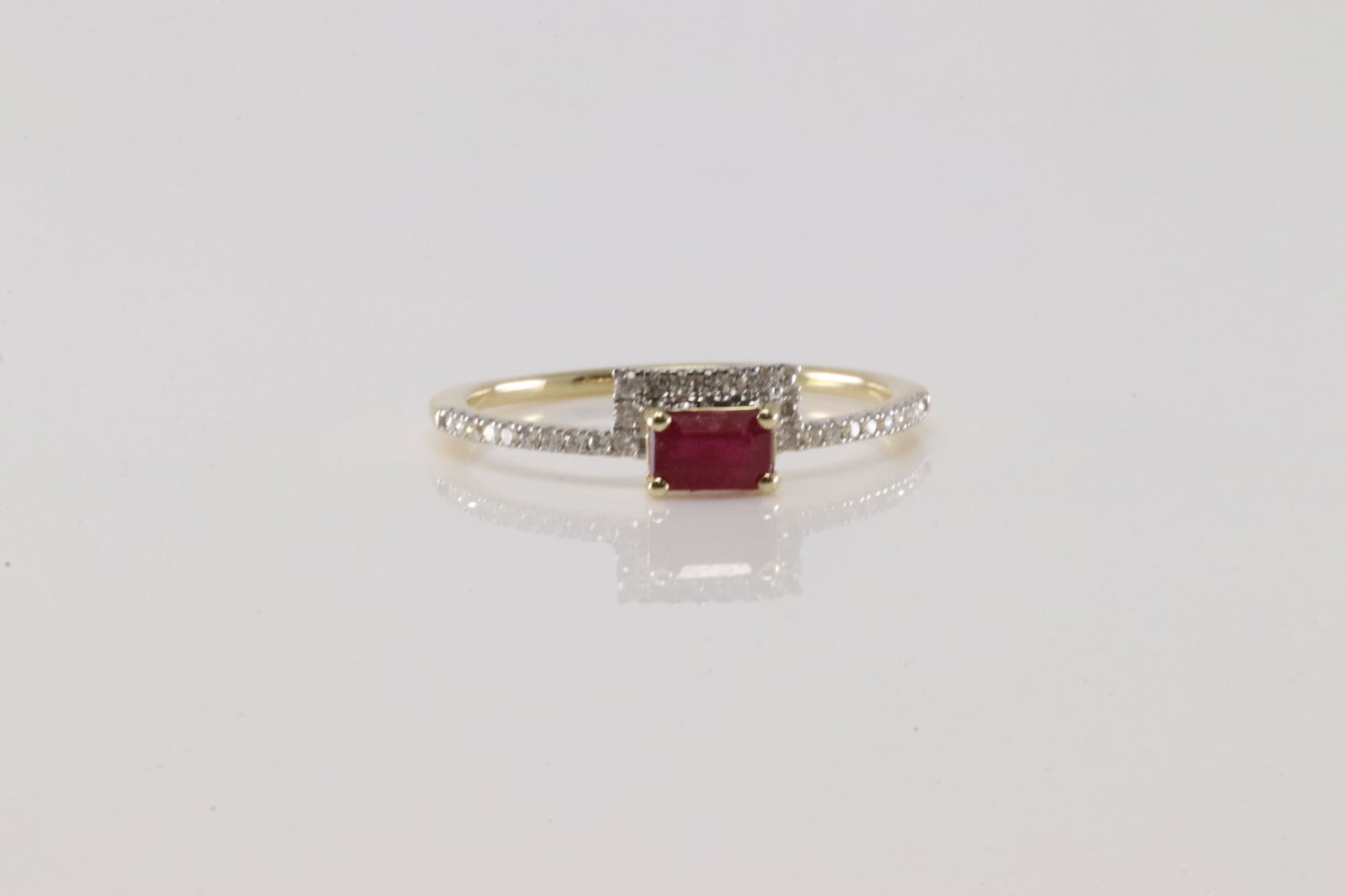 Ruby & Diamond Ring 14Kt. (1 of 3)