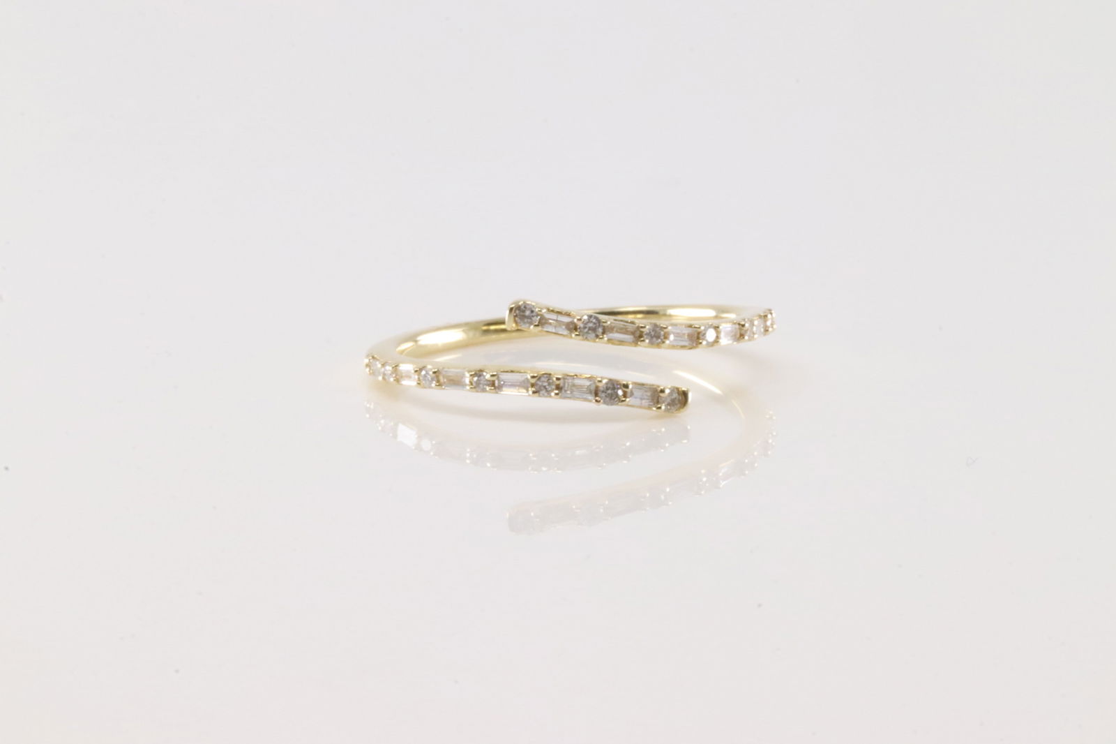 Diamond Ring 14Kt. (1 of 4)