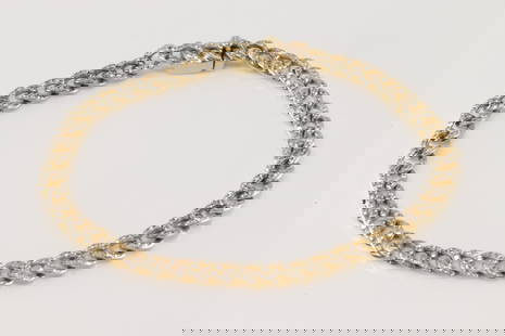 Diamond Cuban Link Bracelet 14Kt.: Men 14Kt Yellow Gold Cuban Diamond Link Bracelet. This Cuban Bracelet is popular. Each link has been handcrafted one by one with sparkling round diamonds. Diamonds weight approx: 5.00cttw. Bracelet le