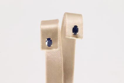 Spphire Stud Earring 14Kt.