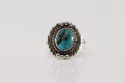 Native America Navajo Sterling Silver Turquoise Ring.