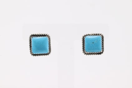 Native America Navajo Sterling Silver Kingman Turquoise Post Earring's By Freda Martinez.