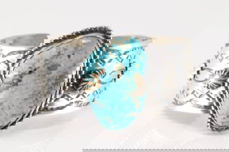 Native America Navajo Sterling Silver Kingman Turquoise Bracelet Cuff By Chimney Butte.: This is a Native America Navajo Sterling Silver Kingman Turquoise Bracelet Cuff By Chimney Butte. Total weight: 104.40 Grams.