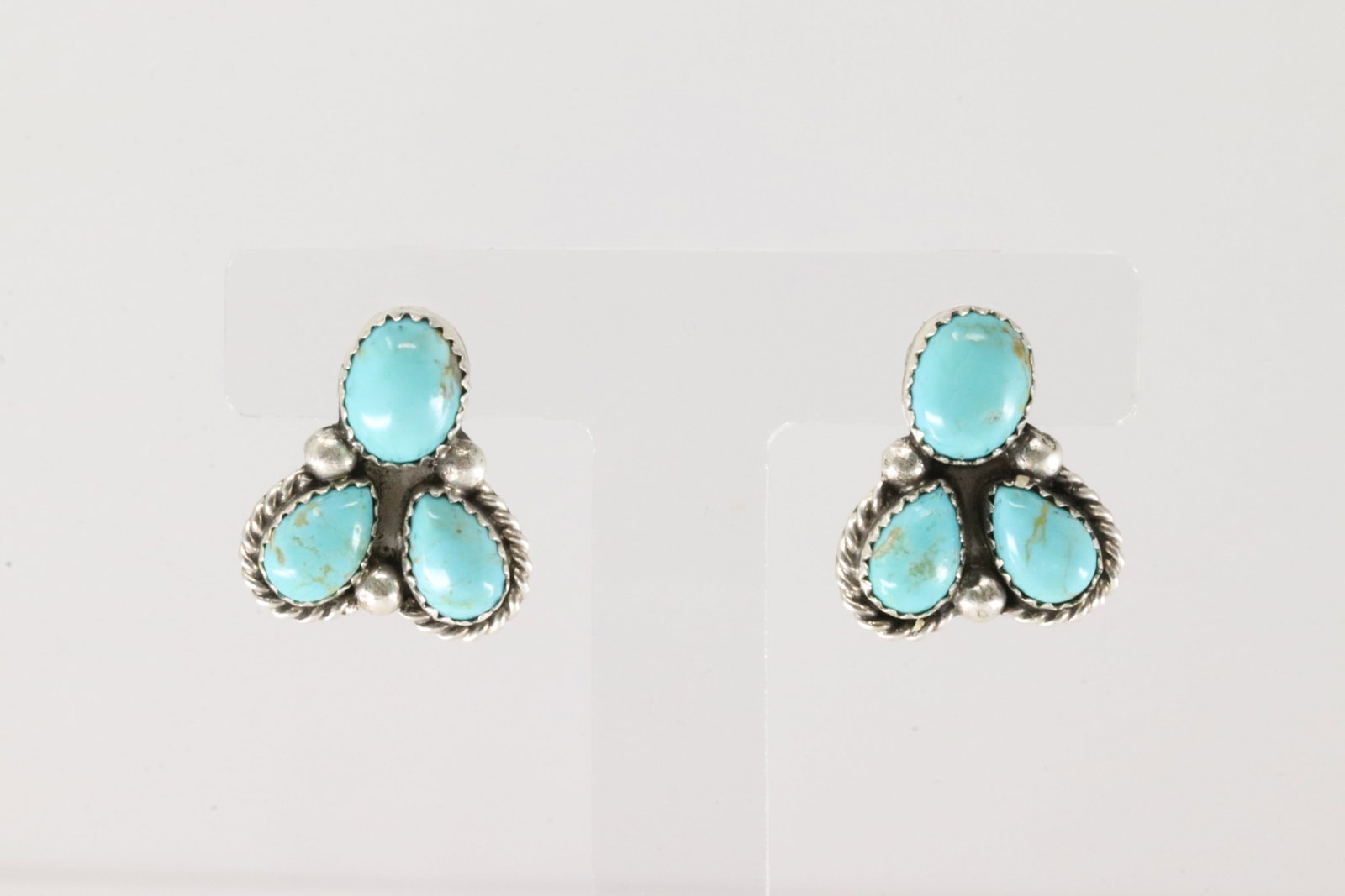 Native America Navajo Sterling Silver Kingman Turquoise Post Earring's By Maxine Ramirez.: This is a Native America Navajo Sterling Silver Kingman Turquoise Post Earring's By Maxine Ramirez.