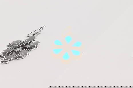 Native America Navajo Sterling Silver Turquoise Flower Pendant By Gina Docedo.: This is a Native America Navajo Sterling Silver Turquoise Flower Pendant By Gina Docedo.