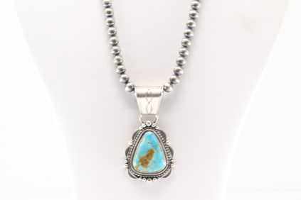 Native America Navajo Sterling Silver Kingman Turquoise Necklace By Tom Lewis.