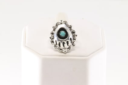Native America Navajo Sterling Silver Bear Paw Turquoise Ring By Betty Hawthorne.
