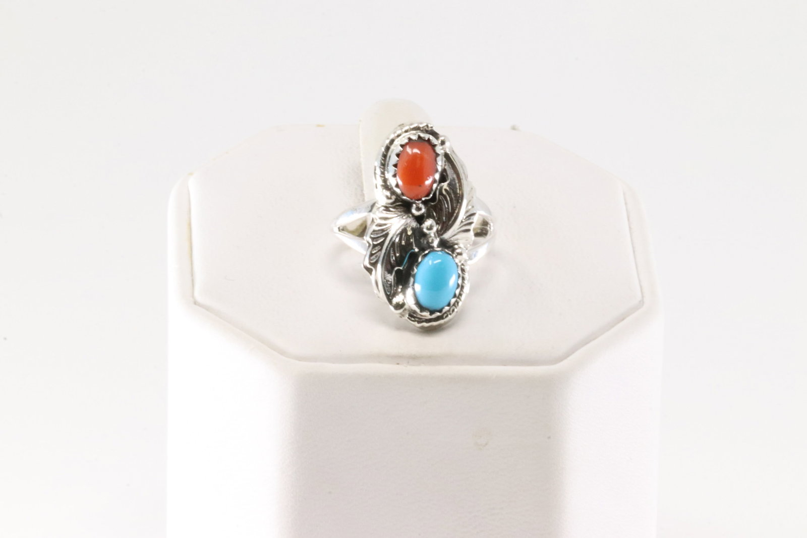 Native America Navajo Sterling Silver Coral & Turquoise Ring By Annette Chiquito.: This is a ative America Navajo Sterling Silver Coral & Turquoise Ring By Annette Chiquito. Ring size: 6.00.