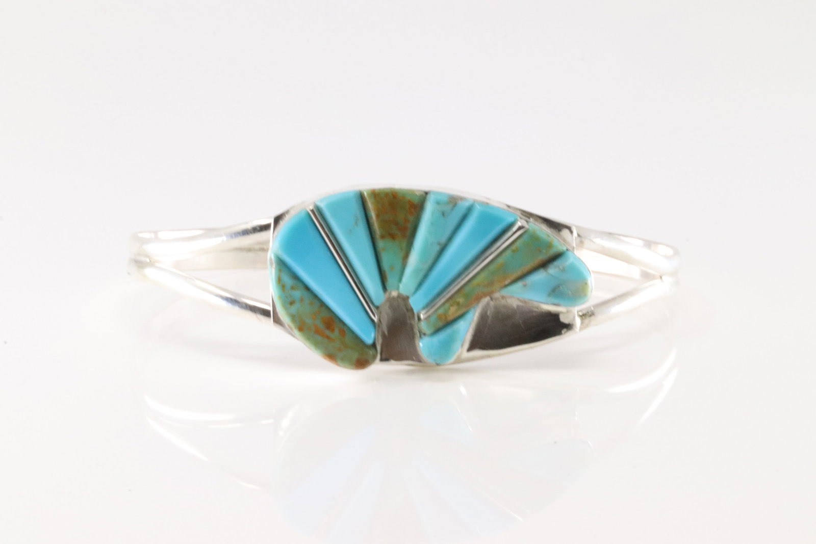 Native America Navajo Sterling Silver Bear Turquoise Inlay Bracelet Cuff.: This is a Native America Navajo Sterling Silver Bear Turquoise Inlay Bracelet Cuff.