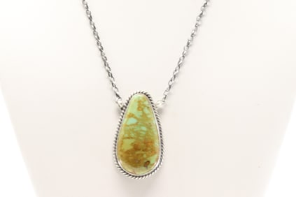 Native America Navajo Sterling Silver Kingman Turquoise Necklace By Johnny Dixon.