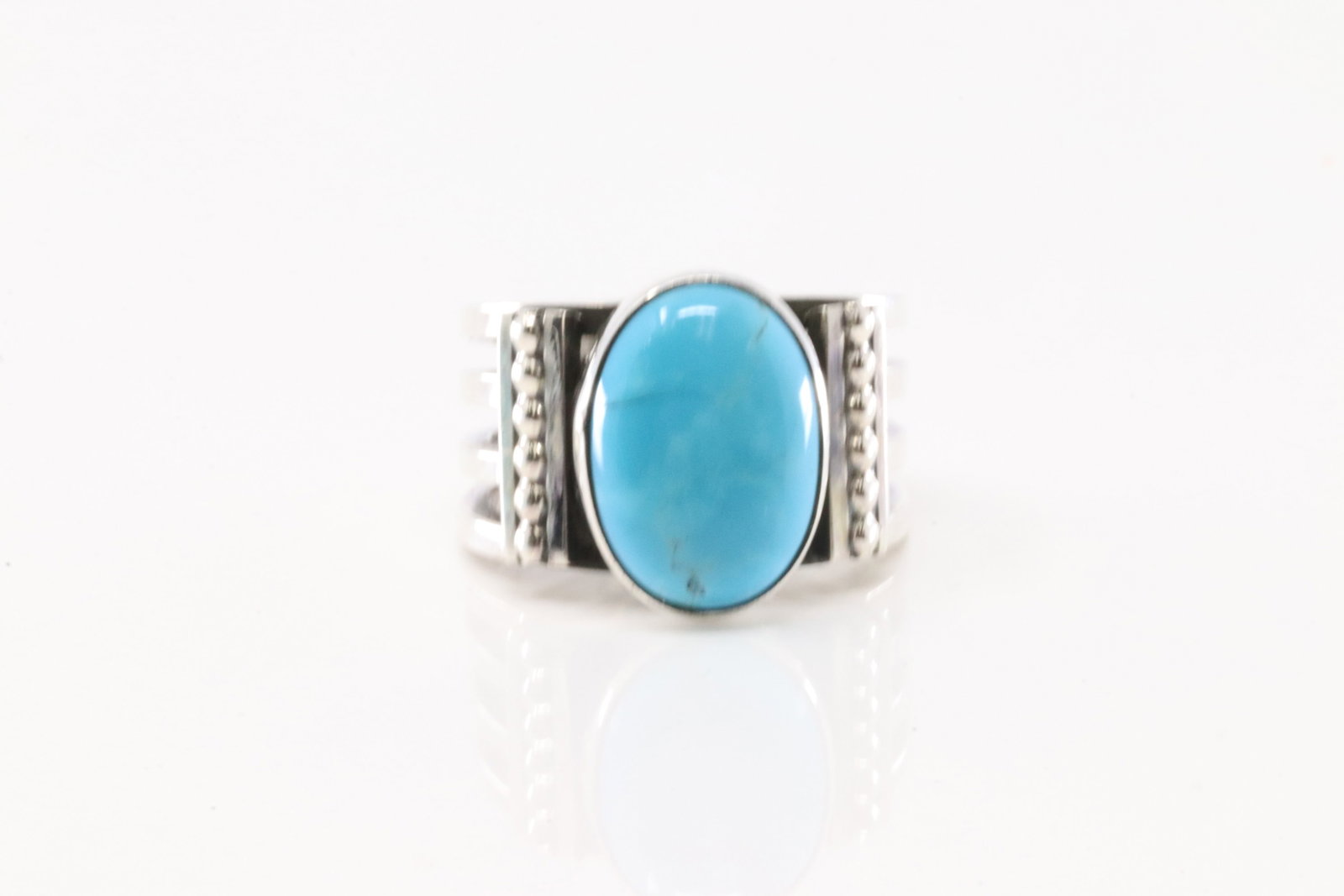 Native America Navajo Sterling Silver Turquoise Ring By Thomas Yazzie.: Thisis a Native America Navajo Sterling Silver Turquoise Ring By Thomas Yazzie. Ring size: 5.75.