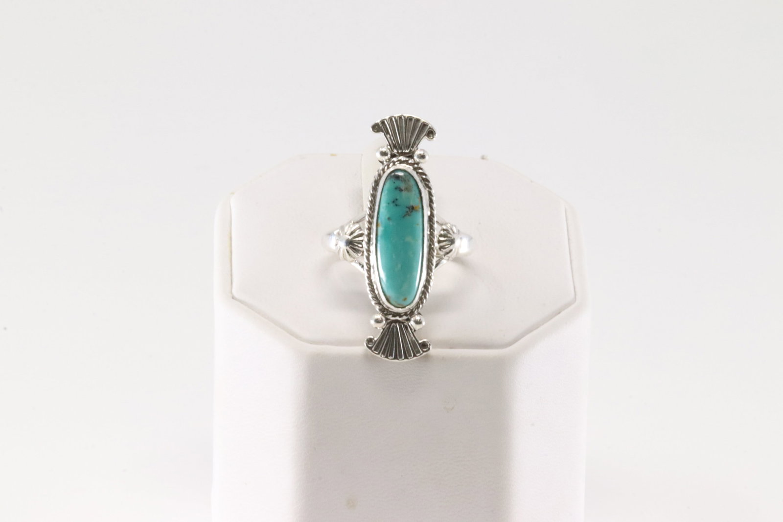 Native America Navajo Sterling Silver Turquoise Ring By Daniel Benally.: This is a Native America Navajo Sterling Silver Turquoise Ring By Daniel Benally. Ring size: 10.00.