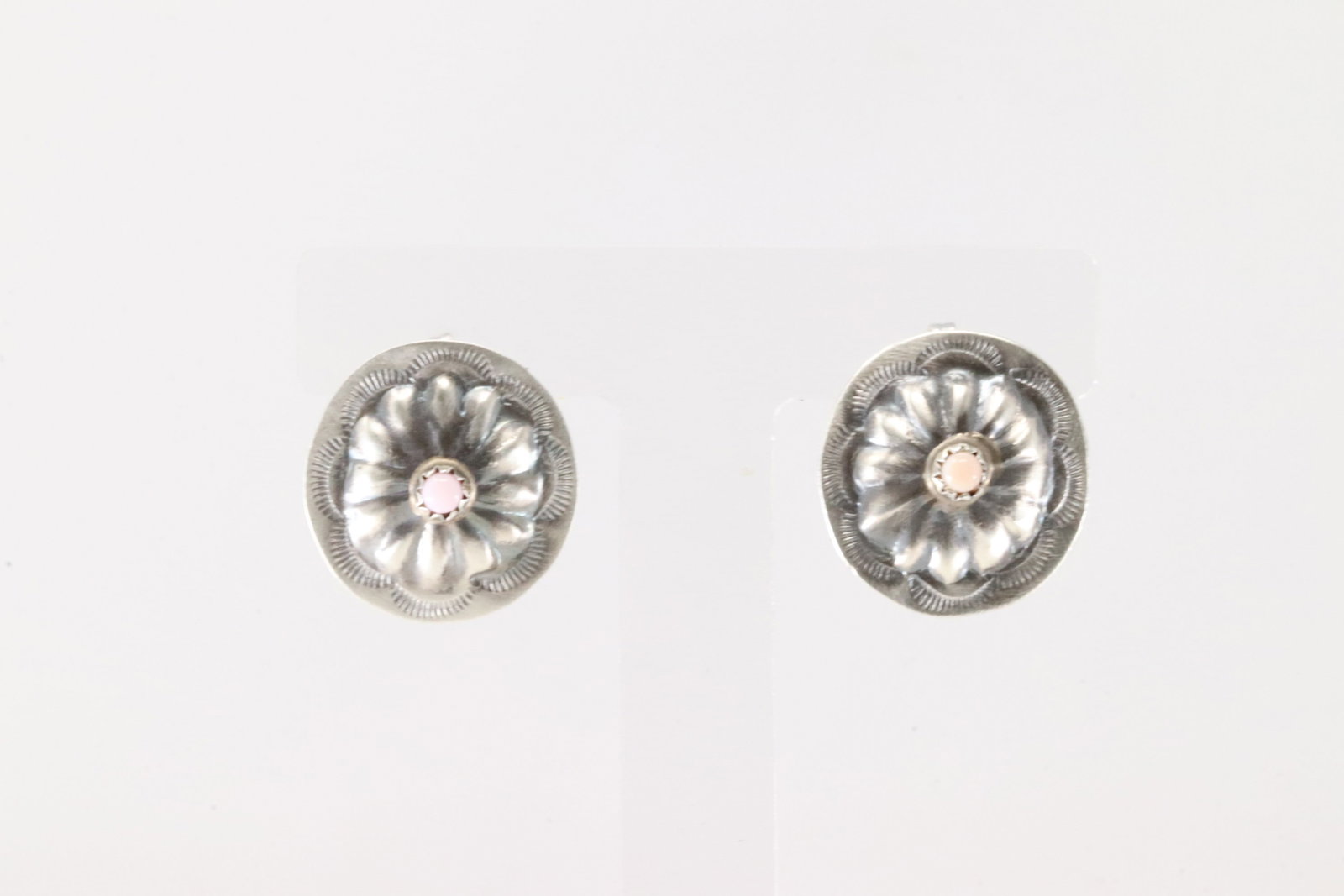 Native America Navajo Sterling Silver Pink Conch Shell Post Earring's By Joan & Ryan Begay.: This is a Native America Navajo Sterling Silver Pink Conch Shell Post Earring's By Joan & Ryan Begay.
