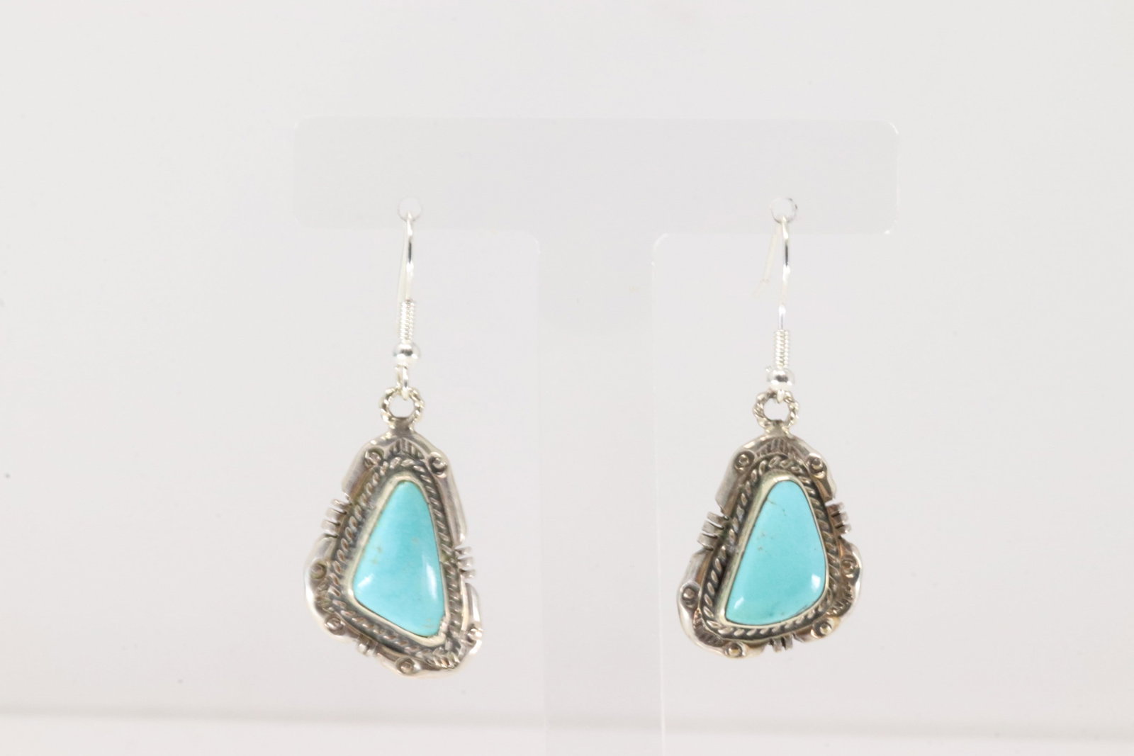 Native America Navajo Sterling Silver Kingman Turquoise Dangling Earring's By Jason Bahe.: This is a Native America Navajo Sterling Silver Kingman Turquoise Dangling Earring's By Jason Bahe.