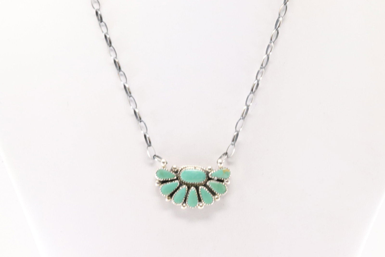 Native America Navajo Sterling Silver Kingman Turquoise Necklace By Alicia Wilson.: This is a Native America Navajo Sterling Silver Kingman Turquoise Necklace By Alicia Wilson. Necklace length: 16.00"