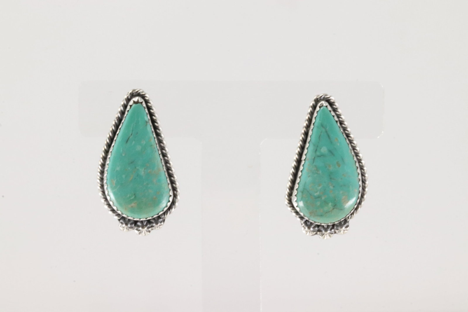 Native America Navajo Sterling Silver Kingman Turquoise Post Earring's By Virginia Becenti.: This is a Native America Navajo Sterling Silver Kingman Turquoise Post Earring's By Virginia Becenti.