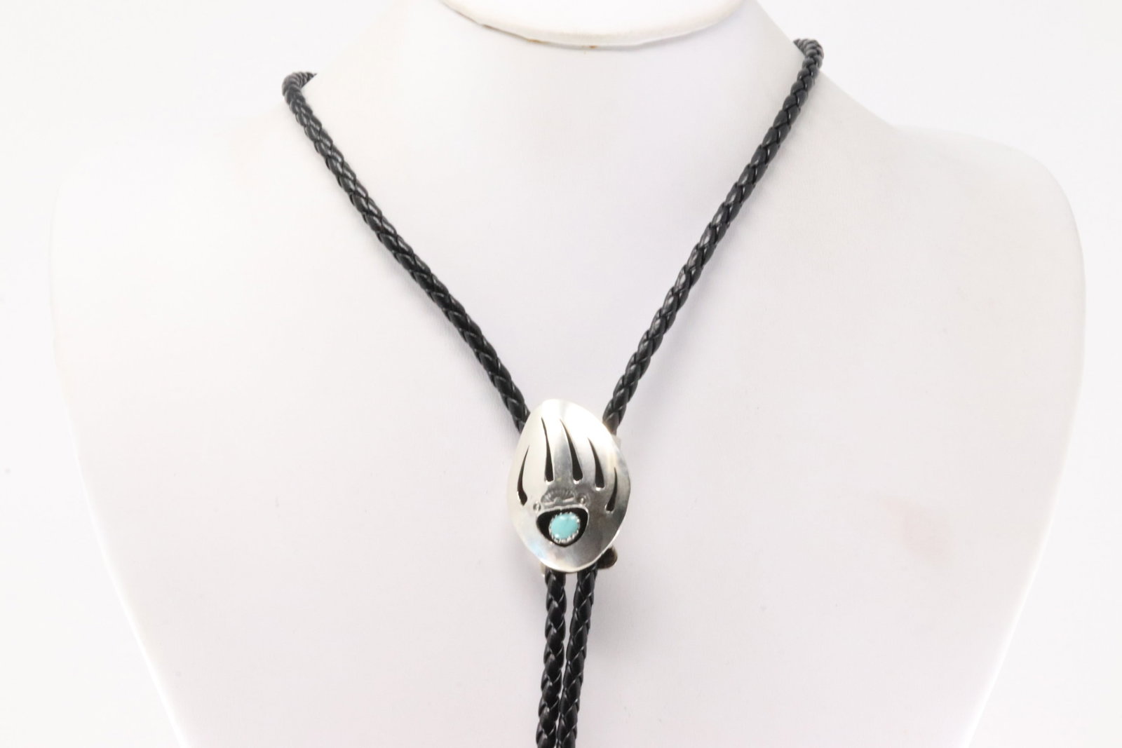 Native America Navajo Sterling Silver Bear Paw Turquoise Bolo Necklace By Ervin Begay.: This is a Native America Navajo Sterling Silver Bear Paw Turquoise Bolo Necklace By Ervin Begay. Necklaec length: 34.00"
