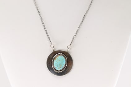 Native America Navajo Sterling Silver Kingman Turquoise Necklace. Made in USA.
